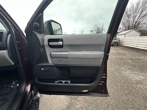 Used 2015 Toyota Sequoia Limited AWD/4WD image 17