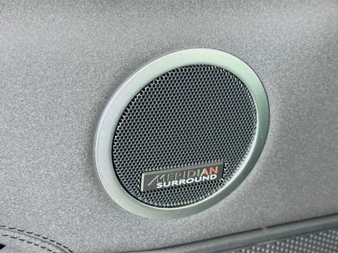 Used 2025 Land Rover Discovery S AWD/4WD image 19