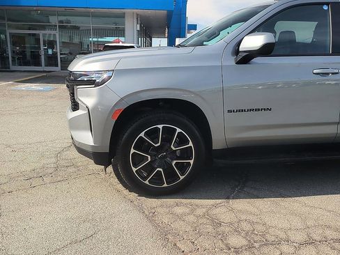 Used 2024 Chevrolet Suburban RST image 10