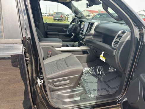 New 2026 RAM 1500 Express AWD/4WD image 10