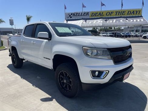 Used 2017 Chevrolet Colorado Z71 AWD/4WD image 2