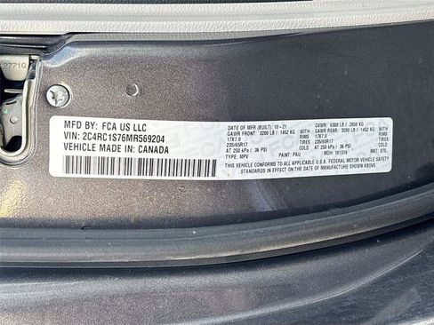 Used 2021 Chrysler Pacifica Limited w/ Uconnect Theater Family Group image 35