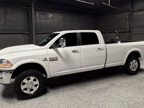 Used 2018 RAM 3500 Laramie AWD/4WD image 2