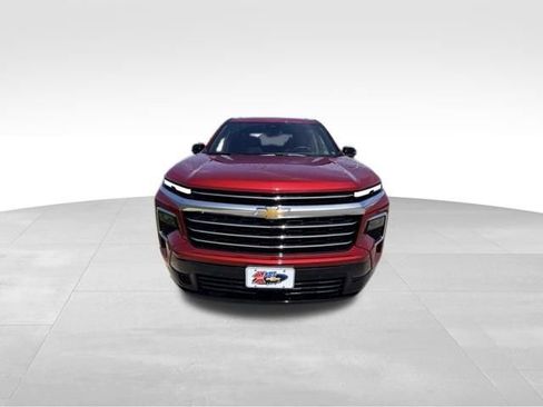 Used 2026 Chevrolet Traverse High Country AWD/4WD image 2