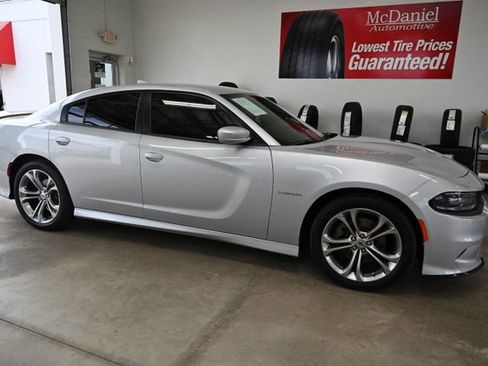 Used 2021 Dodge Charger R/T RWD image 4