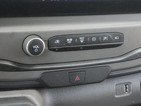 Certified 2022 Ford Transit 350 XLT AWD/4WD image 15