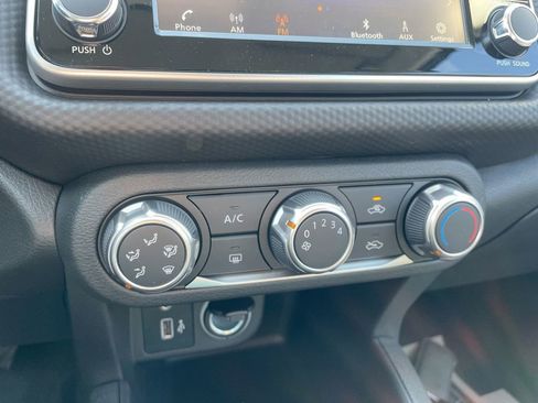 Used 2025 Nissan Kicks Play S image 27