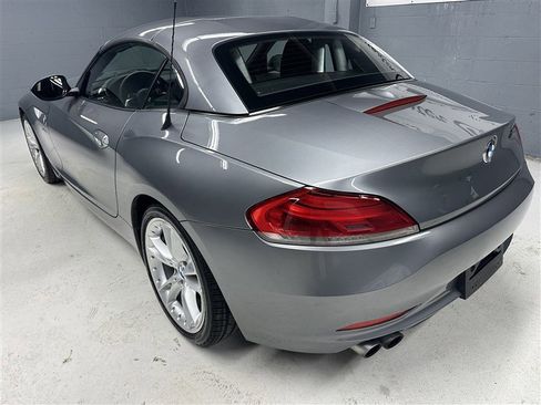 Used 2010 BMW Z4 sDrive30i image 10