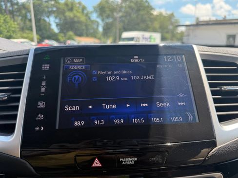 Used 2017 Honda Pilot Touring image 22