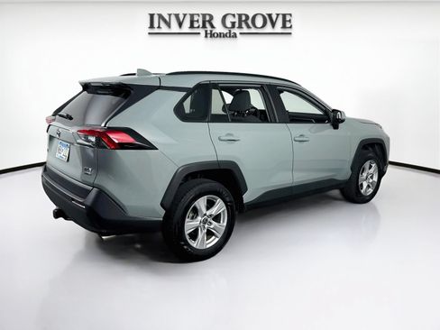 Used 2021 Toyota RAV4 XLE w/ XLE Grade Weather Package AWD/4WD image 5