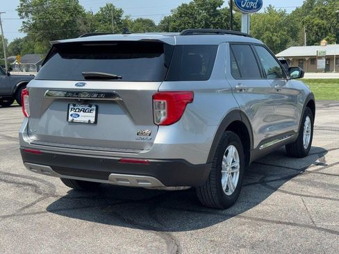 Used 2024 Ford Explorer XLT w/ Equipment Group 202A AWD/4WD image 3