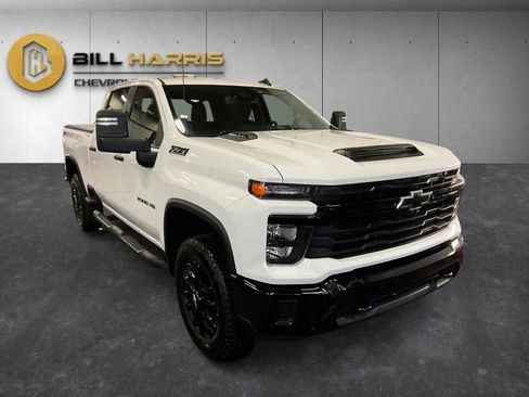 Used 2025 Chevrolet Silverado 2500 Custom w/ Custom Value Package AWD/4WD image 9