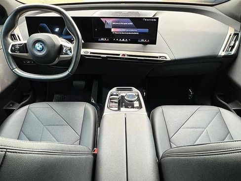 Used 2025 BMW iX xDrive50 AWD/4WD image 23