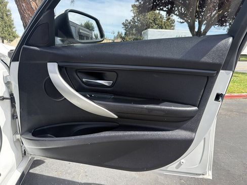 Used 2014 BMW 320i Sedan RWD image 25