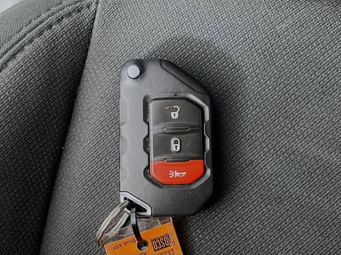 Used 2021 Jeep Wrangler Unlimited Sport AWD/4WD image 12