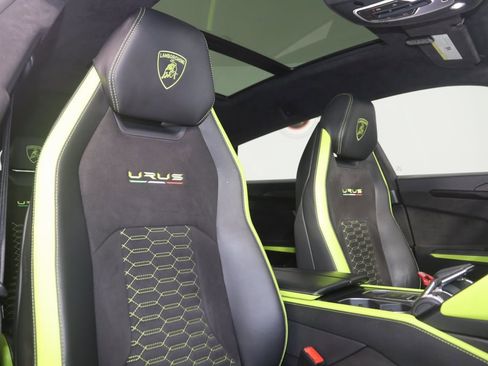 Used 2022 Lamborghini Urus image 14
