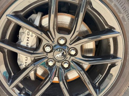 Used 2025 Ford Mustang GT RWD image 4