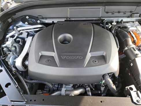 New 2025 Volvo XC60 T8 Plus w/ Protection Package Premier image 9