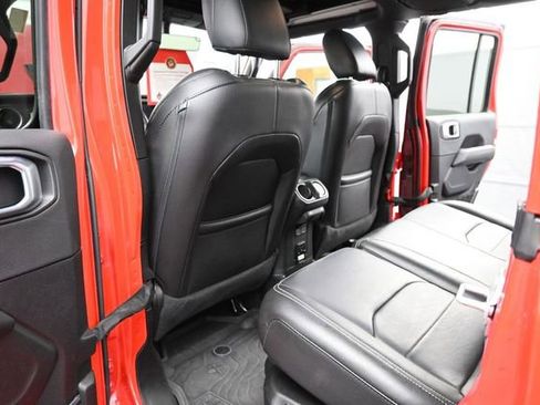 Used 2023 Jeep Wrangler Unlimited Sahara w/ Cold Weather Group AWD/4WD image 13