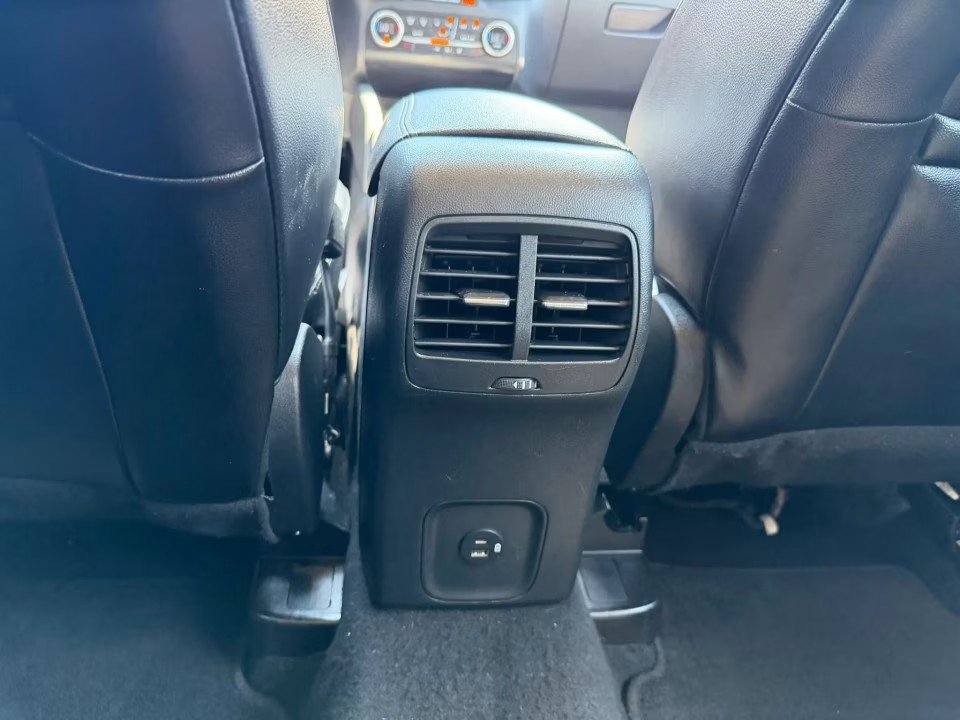 Used 2020 Ford Escape Titanium AWD/4WD image 17