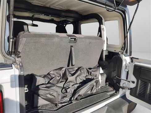 Certified 2022 Jeep Wrangler Sport S image 33