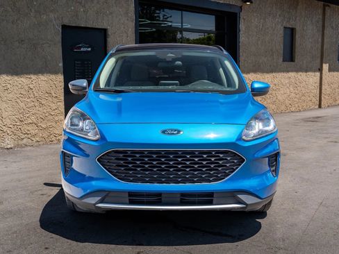 Used 2020 Ford Escape SE FWD image 3