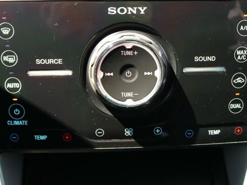 Used 2015 Ford Explorer Sport w/ Equipment Group 401A AWD/4WD image 17