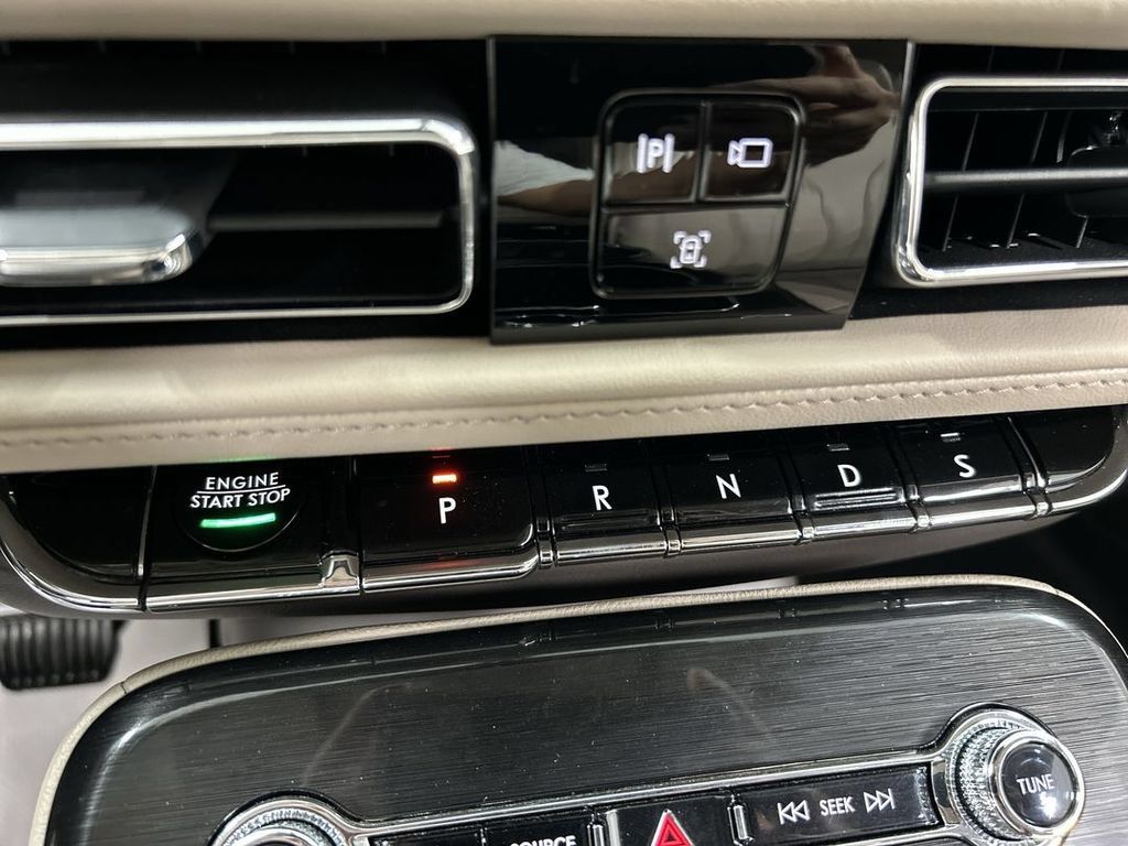 Used 2023 Lincoln Nautilus AWD w/ Premium Package image 18