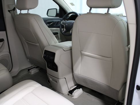Used 2023 GMC Acadia Denali AWD/4WD image 25