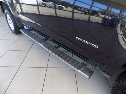 Used 2015 Chevrolet Colorado LT w/ LT Convenience Package image 32