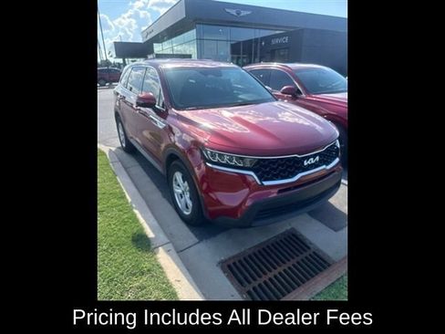 Used 2023 Kia Sorento LX FWD image 2