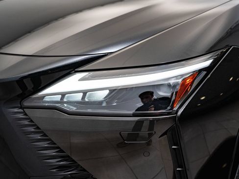 Certified 2024 Lexus RZ 450e Premium w/ Technology Package AWD/4WD image 14