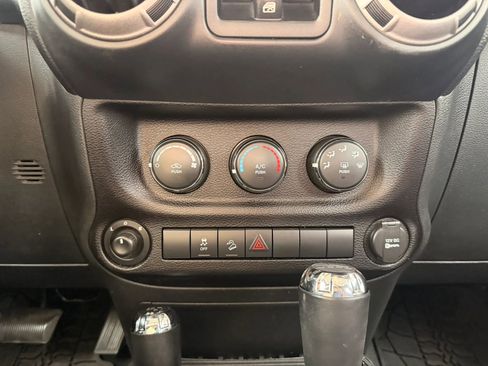 Used 2013 Jeep Wrangler Unlimited Sport AWD/4WD image 16