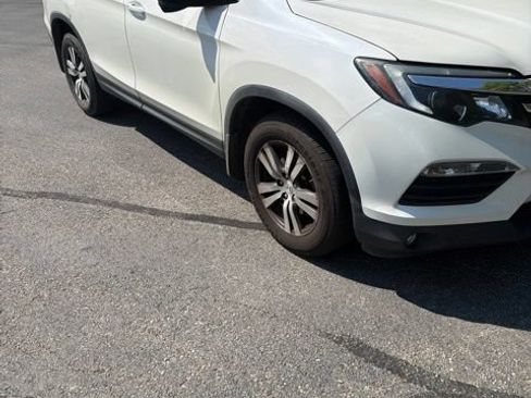 Used 2017 Honda Pilot EX image 6