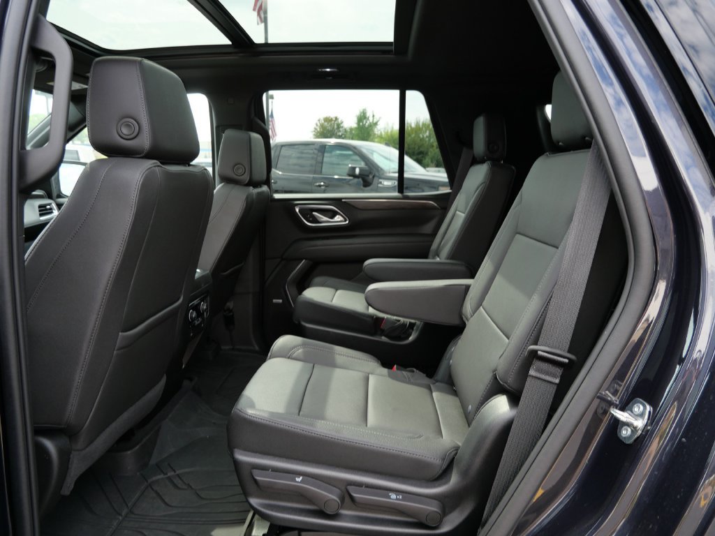 Used 2023 Chevrolet Tahoe Z71 w/ Z71 Off-Road Package AWD/4WD image 5