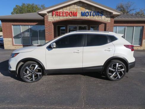 Used 2022 Nissan Rogue Sport SL image 9