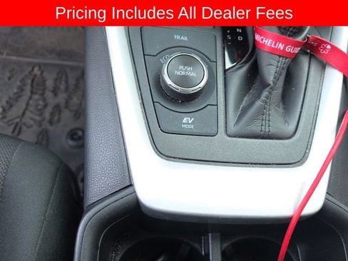 Used 2024 Toyota RAV4 AWD Hybrid image 9