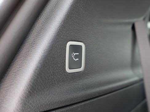 New 2026 Chrysler Pacifica Select image 16