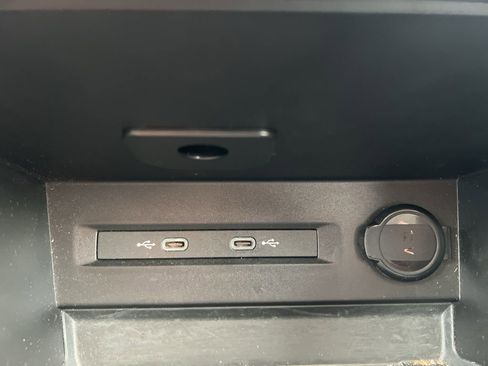 Used 2024 Volkswagen Taos SE image 20