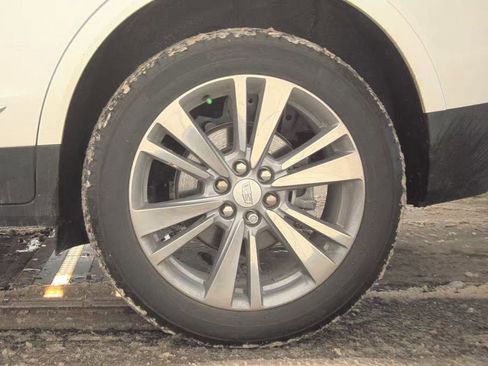 Used 2025 Cadillac XT5 Premium Luxury image 12