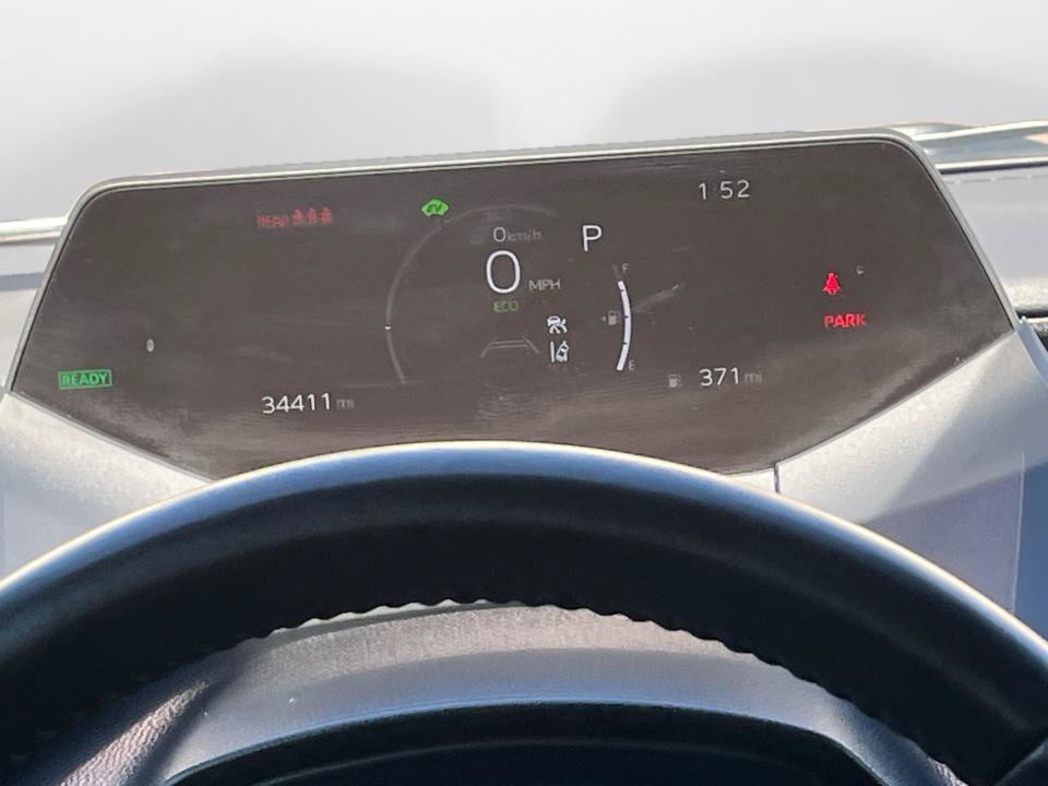 Used 2025 Toyota Prius LE FWD image 11