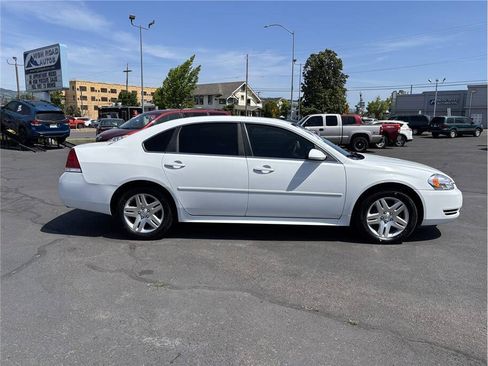 Used 2015 Chevrolet Impala LT w/ LT Sunroof Package FWD image 6