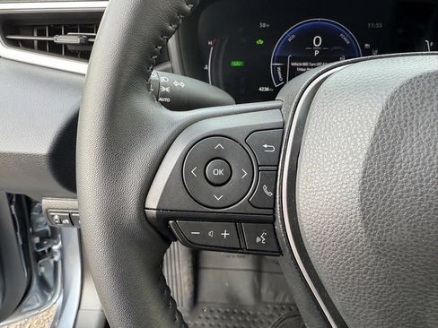 Certified 2025 Toyota Corolla SE image 26