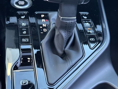 New 2025 Kia Niro SX image 28