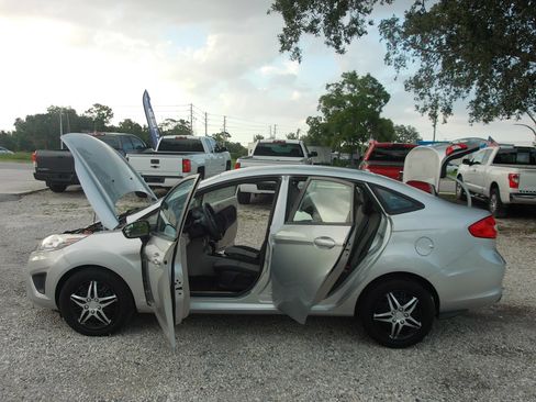 Used 2012 Ford Fiesta S FWD image 10