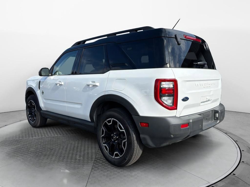 Used 2025 Ford Bronco Sport Outer Banks AWD/4WD image 9