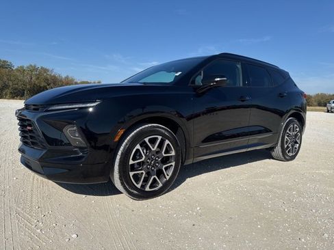 Used 2025 Chevrolet Blazer RS image 1