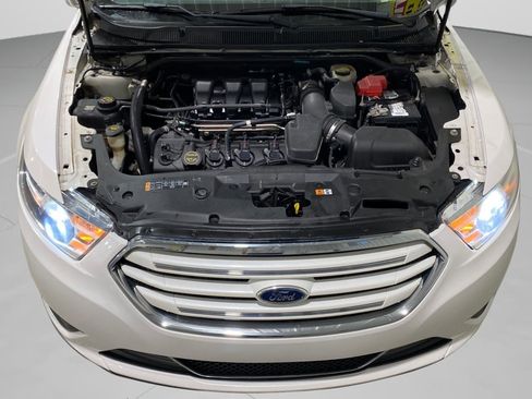 Used 2015 Ford Taurus Limited FWD image 22