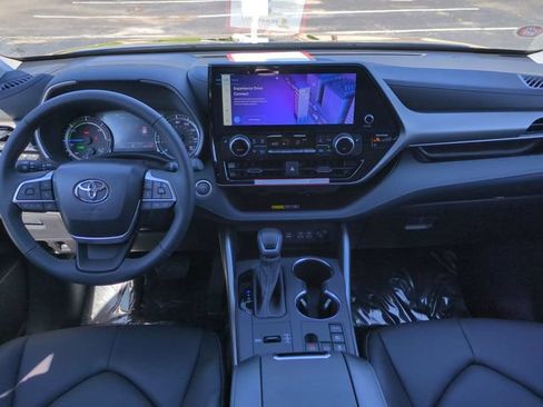 Certified 2026 Toyota Highlander XLE AWD/4WD image 27
