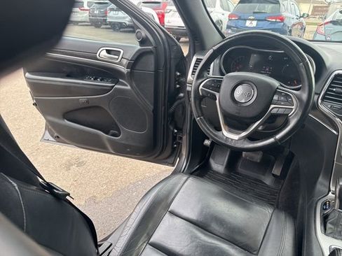 Used 2018 Jeep Grand Cherokee Limited image 19